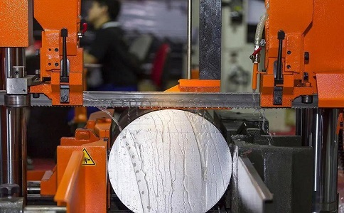 港口立式金属带锯床切削出现跑带故障解决方法！